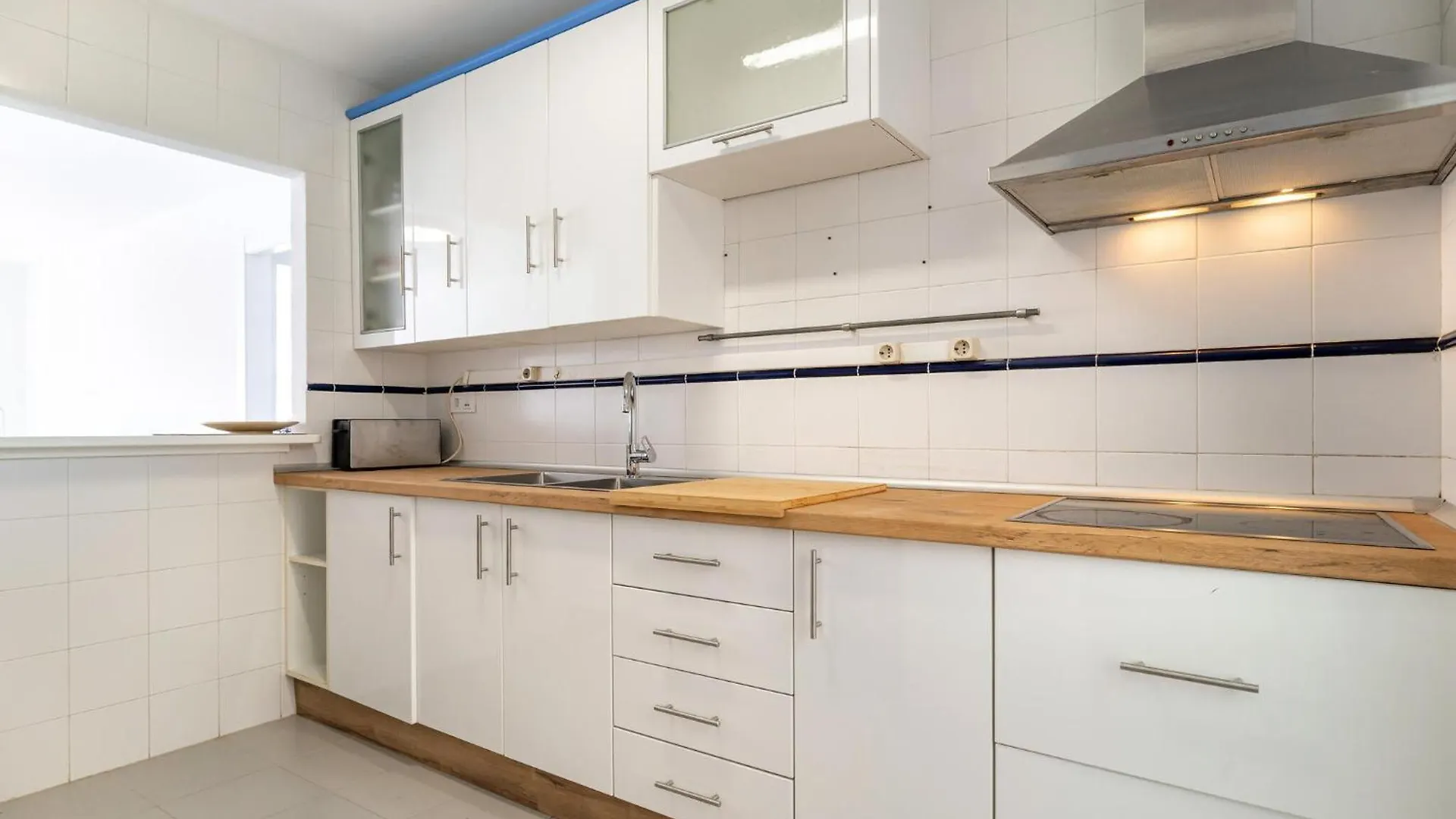 Beautiful Apartment In 로쿠타스드마르 0*,